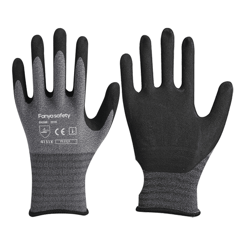 Forro de nailon/spandex de 15G con revestimiento de nitrilo arenoso.